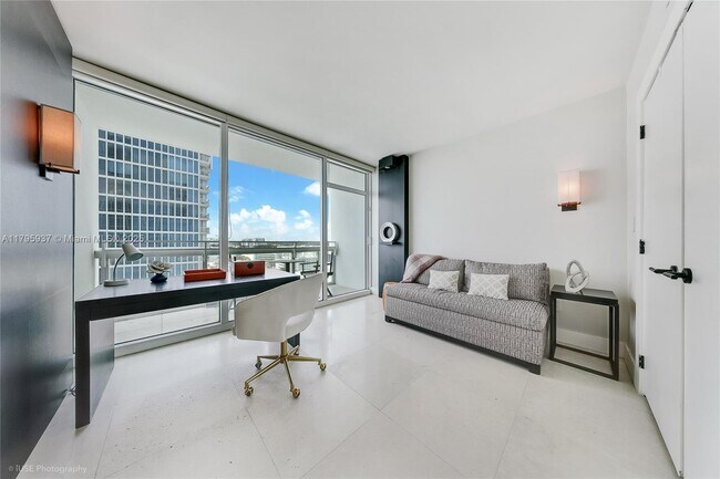 Building Photo - 6801 Collins Ave