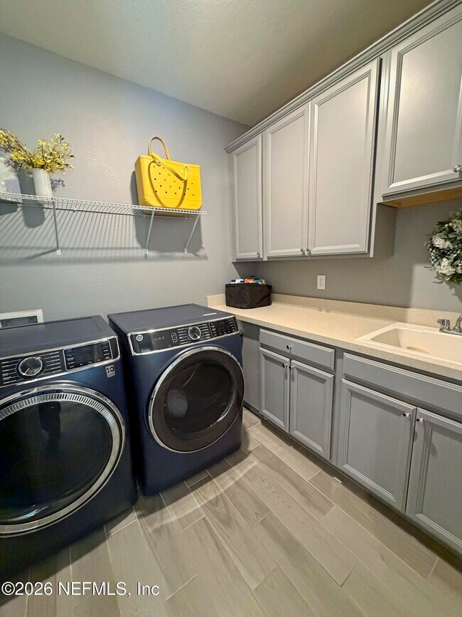 Building Photo - 92 Carina Trl