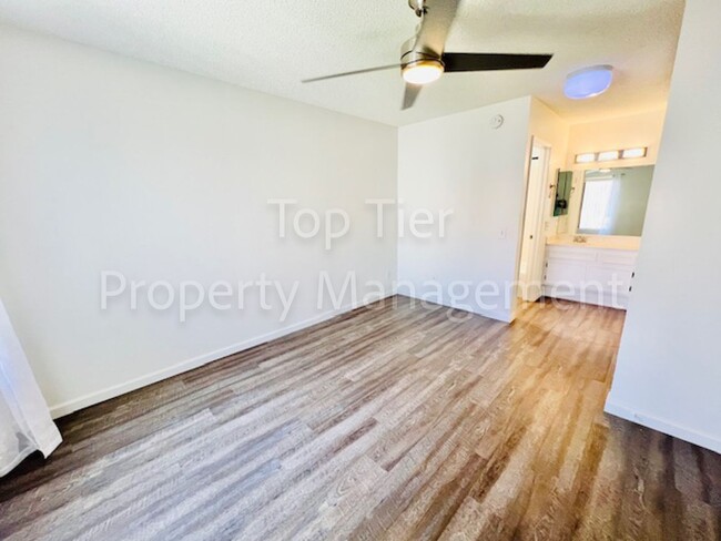 Building Photo - Beautifully remodeled 1BR, 1BA condo in th...