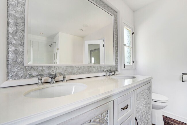 Building Photo - Chic Silver Lake Hillside Retreat with Bre...