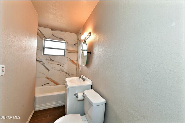 Building Photo - 3125 Hamilton Ave