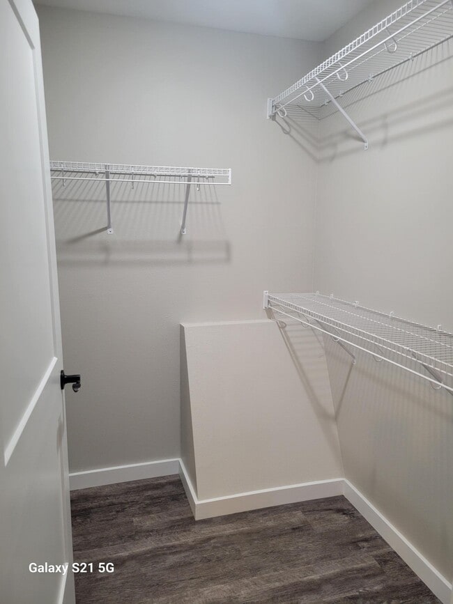 Building Photo - 6036 Seneca Trail