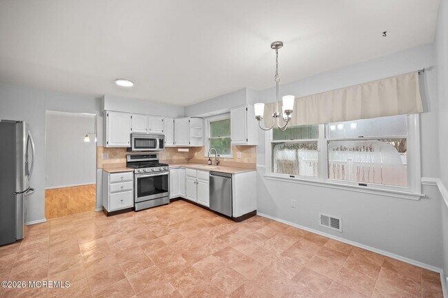 Building Photo - 11 Applebey St