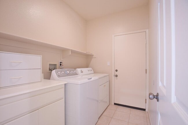 Building Photo - 32576 Guevara Dr