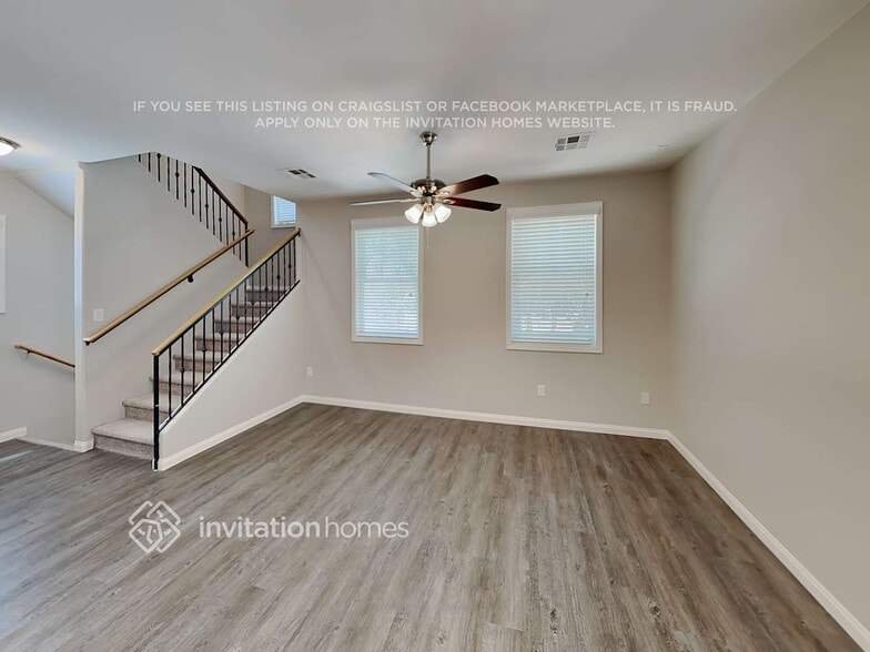 Building Photo - 4069 E Windsor Dr