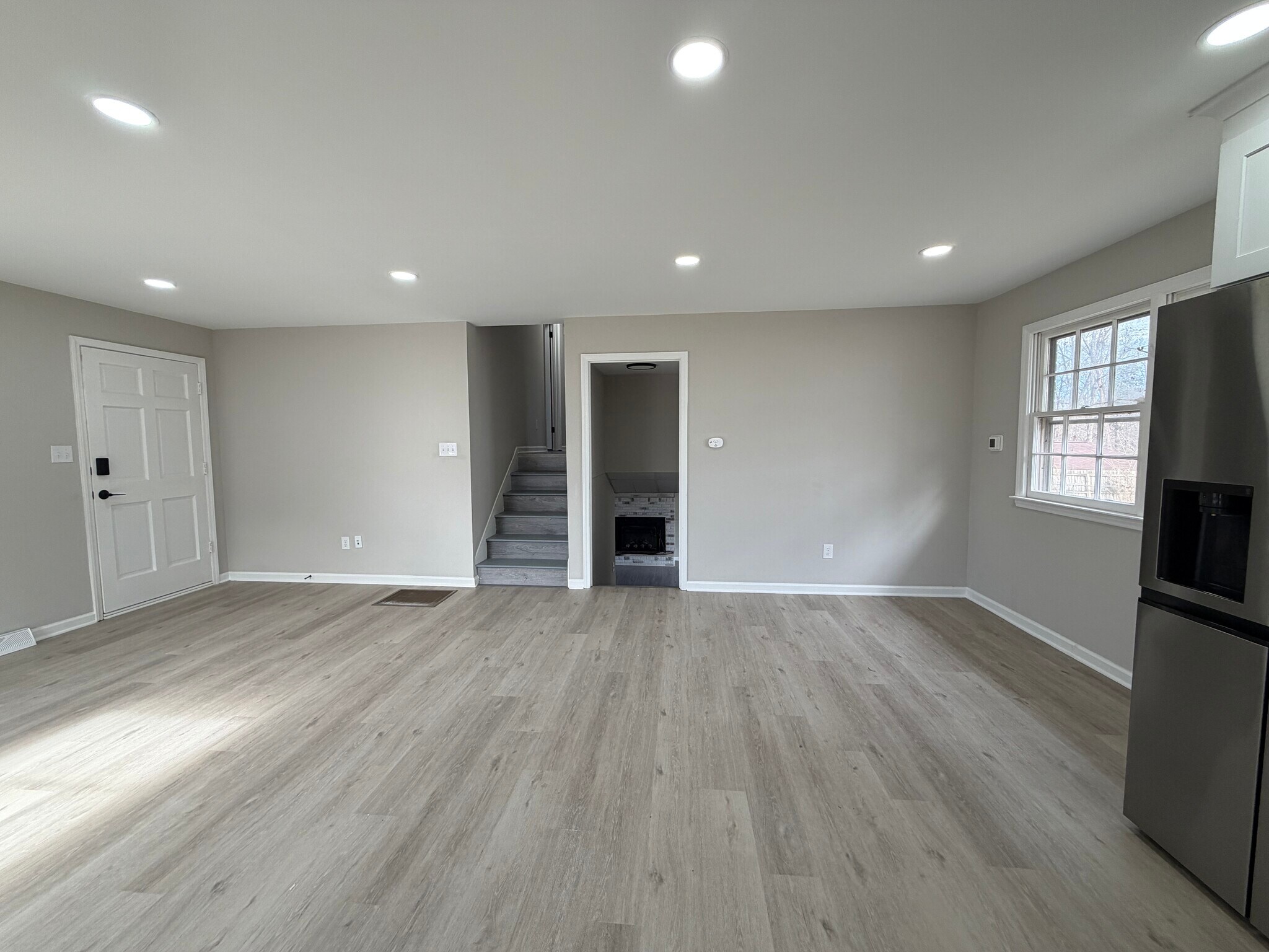 Building Photo - 308 Donna Ave