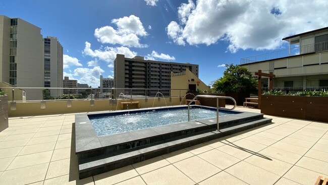 Building Photo - AVAILABLE NOW! STUDIO WITH 1 PARKING IN MAKIKI