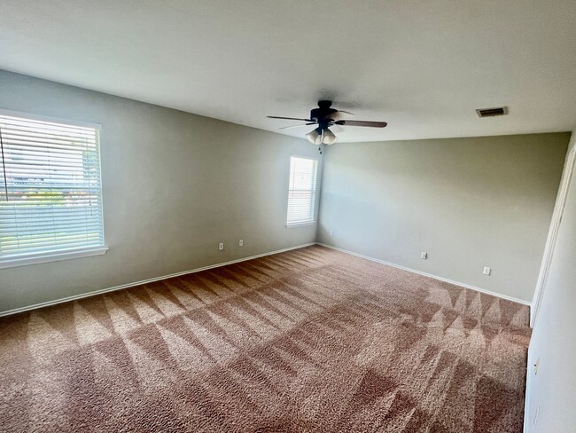 Building Photo - Remodeled in Buda: Shadow Creek Subdivision