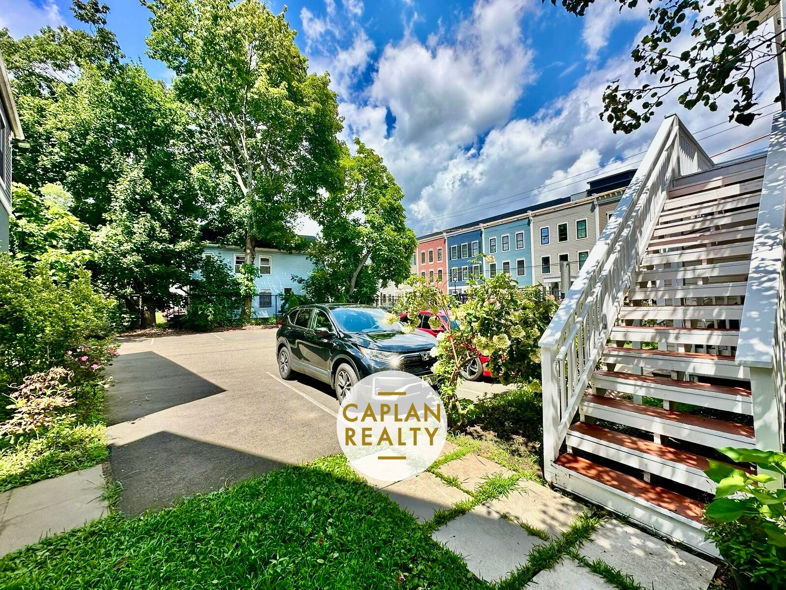 Building Photo - 324 Ashmun St