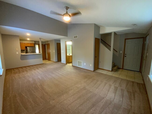 Building Photo - 3566-3568 Prescott Dr