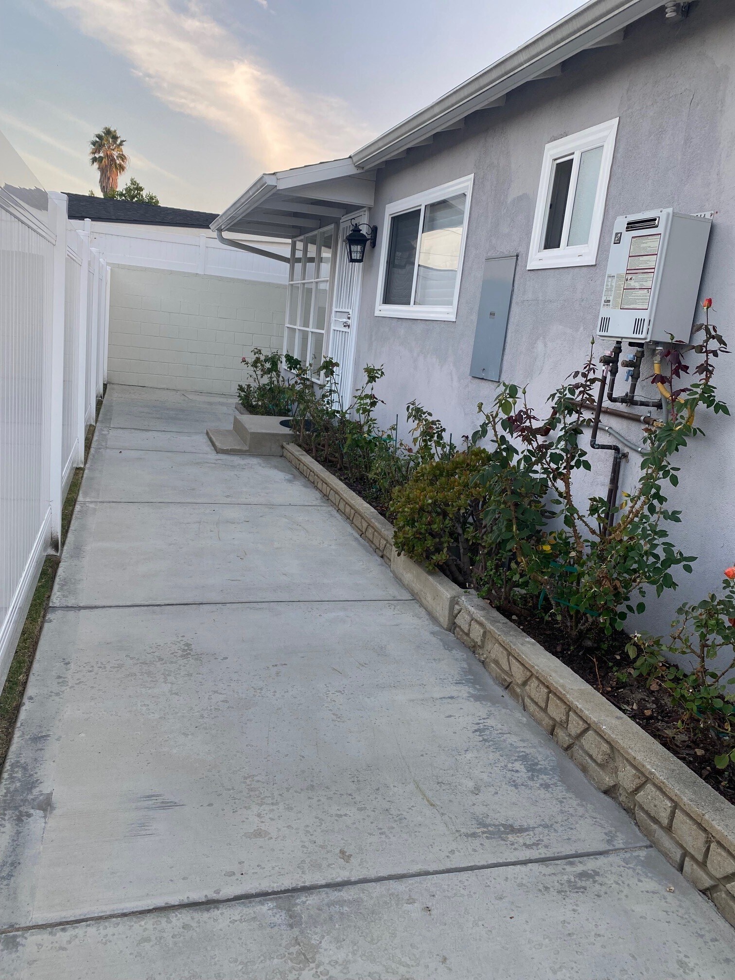 Building Photo - 6644 Atoll Ave