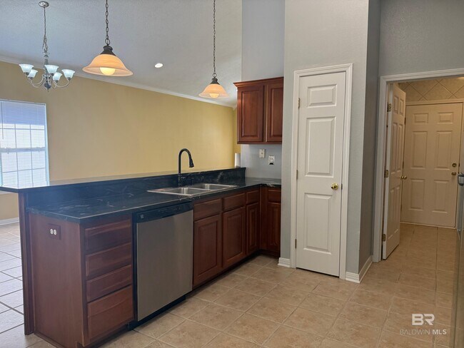 Building Photo - 21550 Palmer Ct