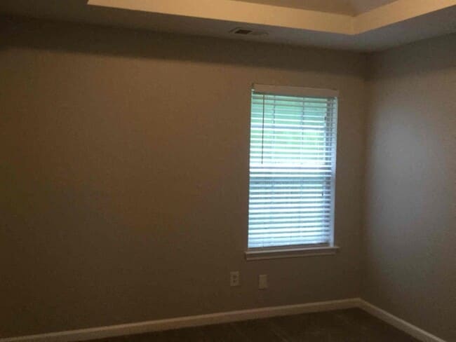 Building Photo - 2931 Two Lakes Cir