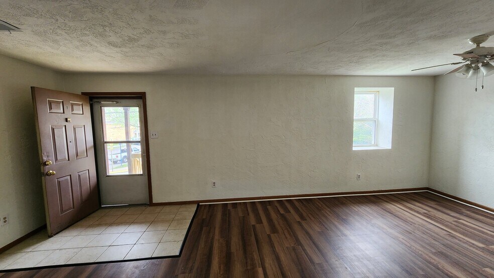 Building Photo - 118 Whitaker St