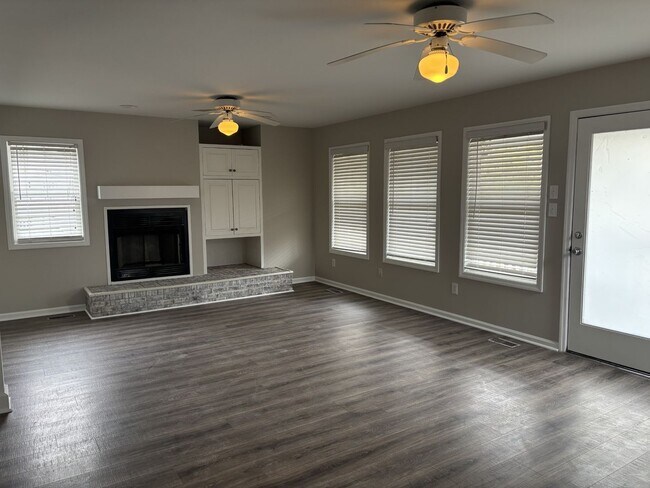 Building Photo - 118 Wyndward Ct