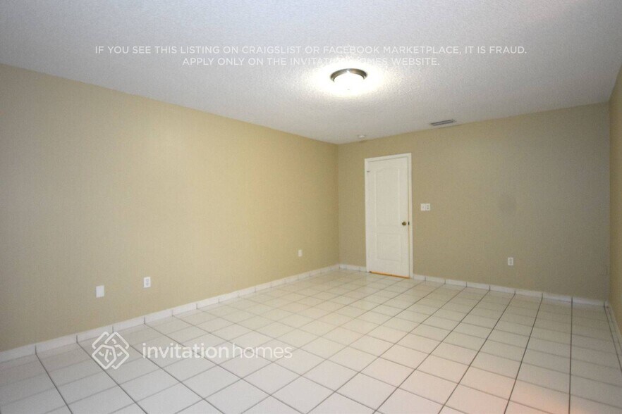 Building Photo - 1276 SW 143rd Pl