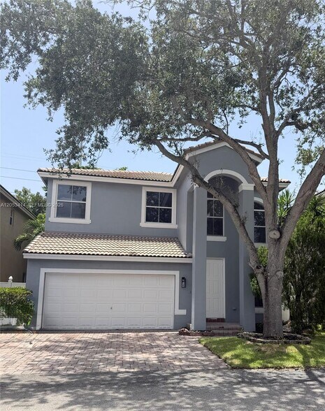 Building Photo - 4946 SW 38th Way