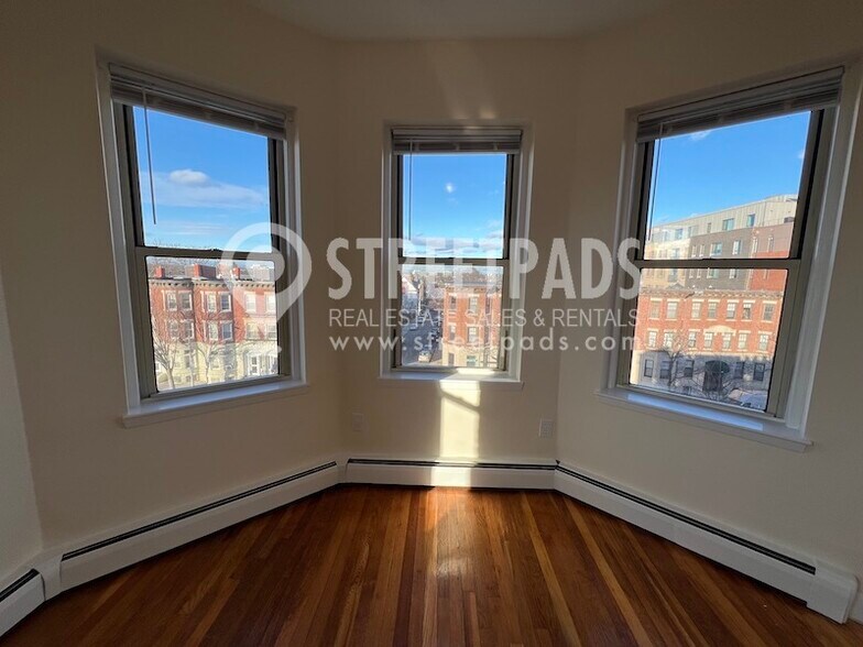 Building Photo - 60 Brighton Ave