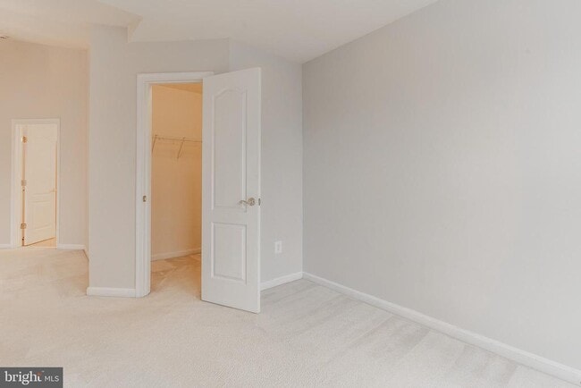 Building Photo - 21927 Windy Oaks Square