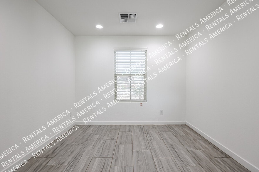 Building Photo - 24424 N 164th Dr