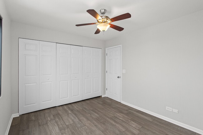 Building Photo - 6150 N Kenmore Ave