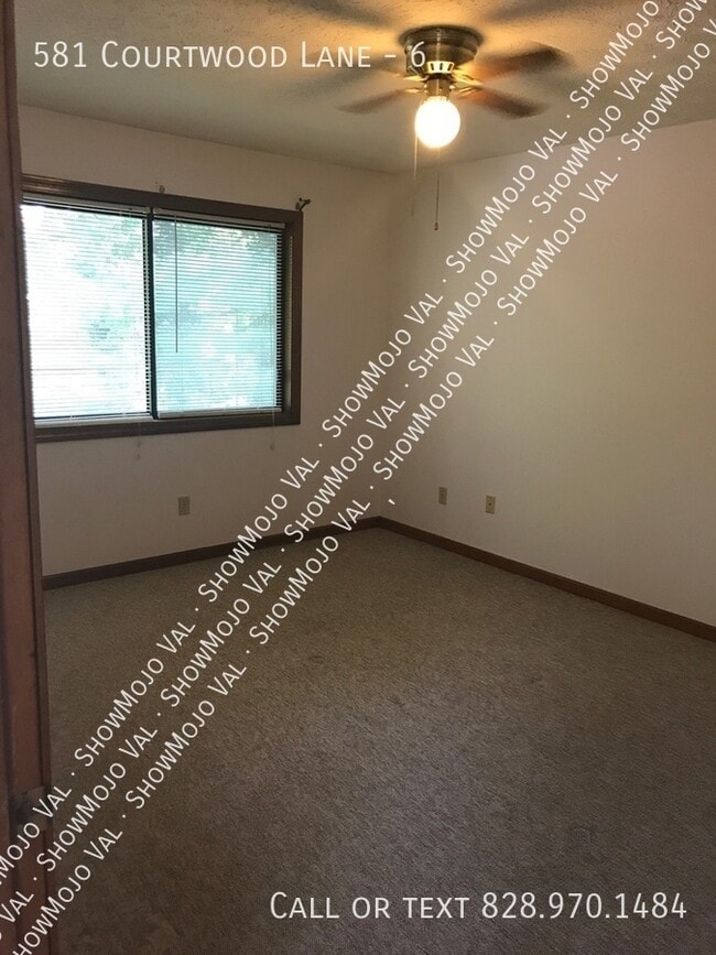 Building Photo - 581 Courtwood Ln