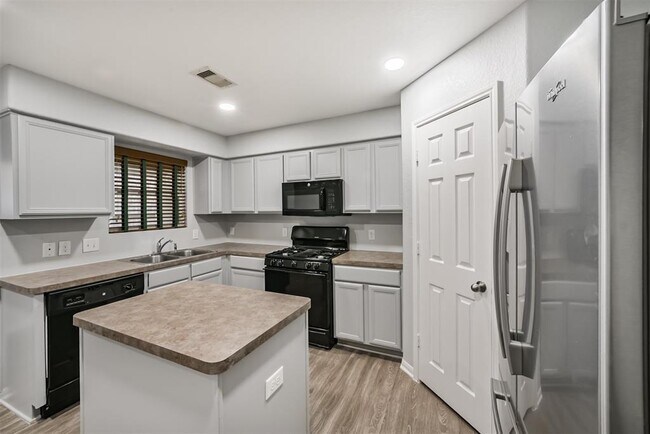 Building Photo - 14906 Twilight Knl Trl