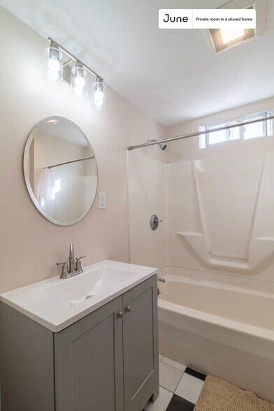 Building Photo - Room in Shared 7 bed/2 bath home