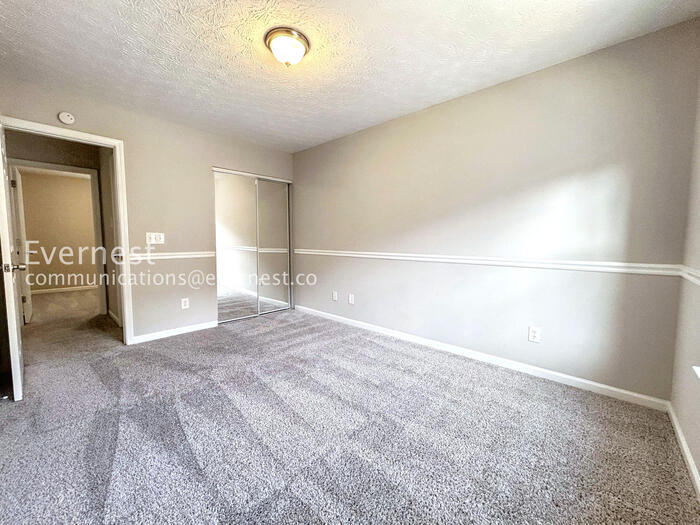 Building Photo - 113 Oak Grove Pl