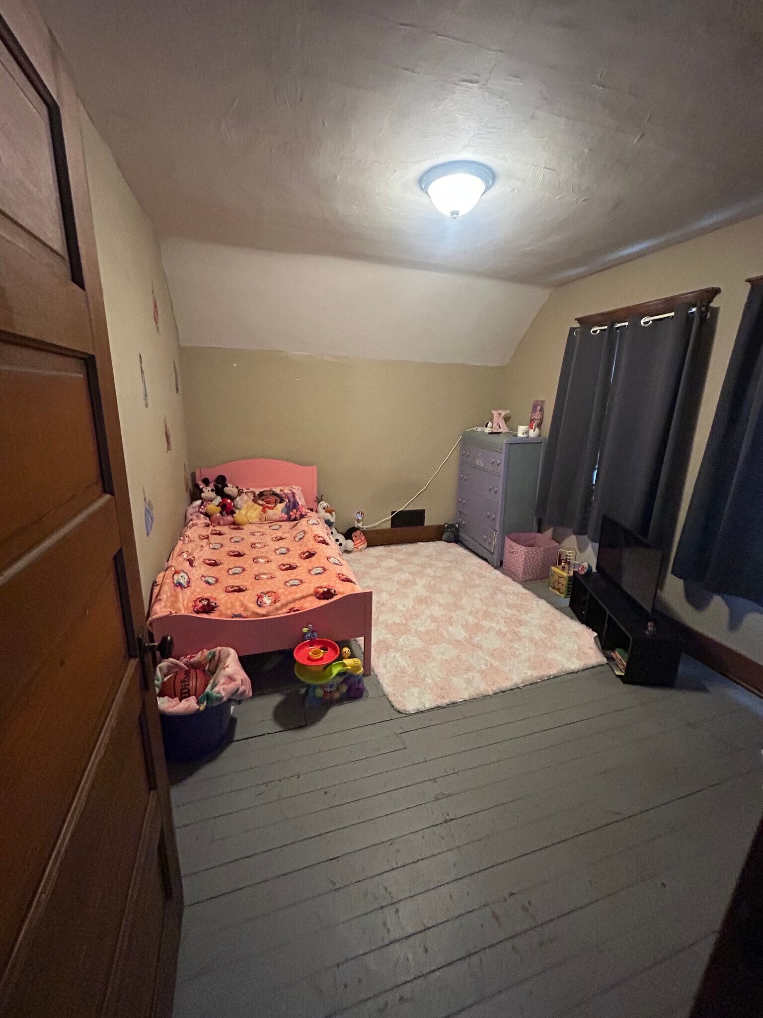 Building Photo - 121 S Main St