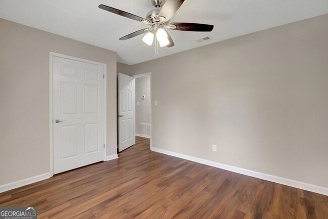 Building Photo - 105 Belle Dr