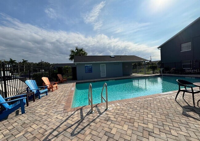 Building Photo - 4160 Pershing Pointe Pl