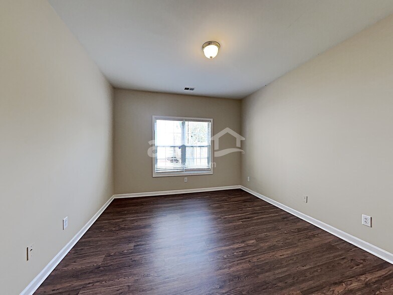 Building Photo - 7604 Cole Ln