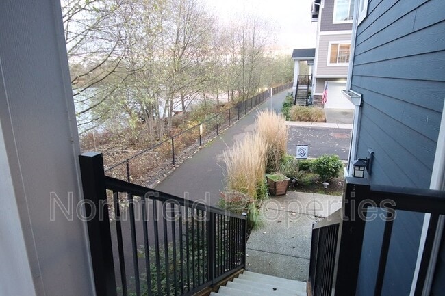 Building Photo - 3421 31st Dr