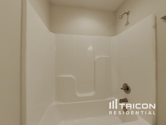 Building Photo - 508 Hickory Leaf Ct