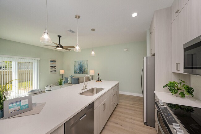 Building Photo - 900 Paddleboard Ct