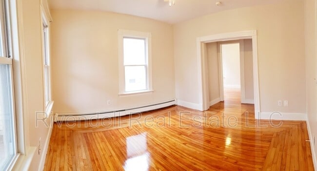 Building Photo - 336 Valley St