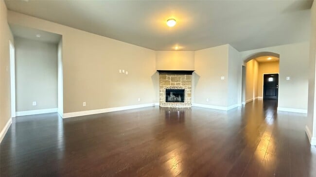 Building Photo - 1001 Perennial Ln