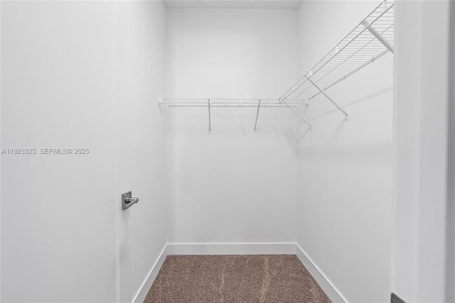 Building Photo - 9362 Tulip Leaf Ct