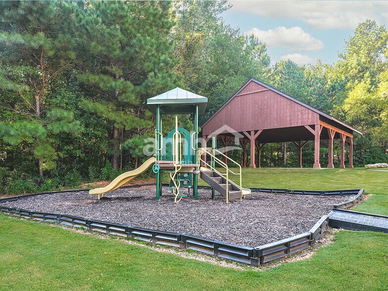 Building Photo - 661 Woodall Rd