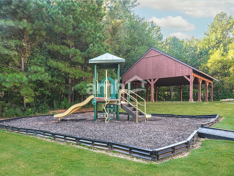 Building Photo - 697 Woodall Rd