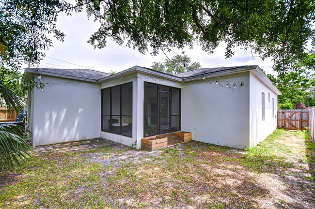 Building Photo - 1051 44th St S
