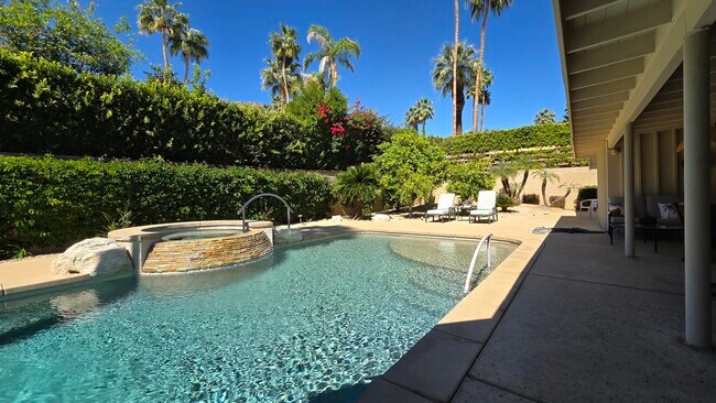 Building Photo - 1303 N Rose Ave