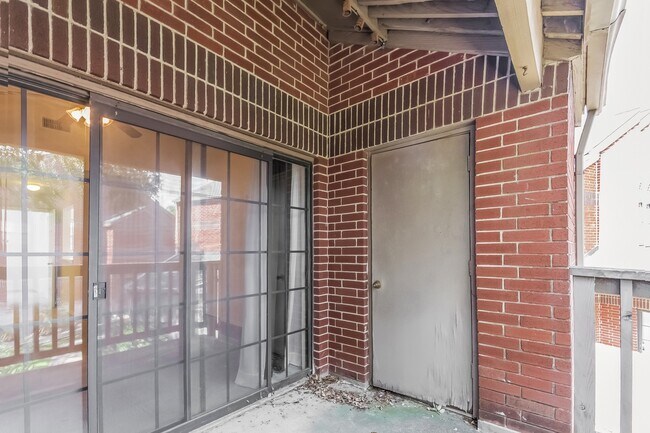 Building Photo - 7930 Roanoke Run