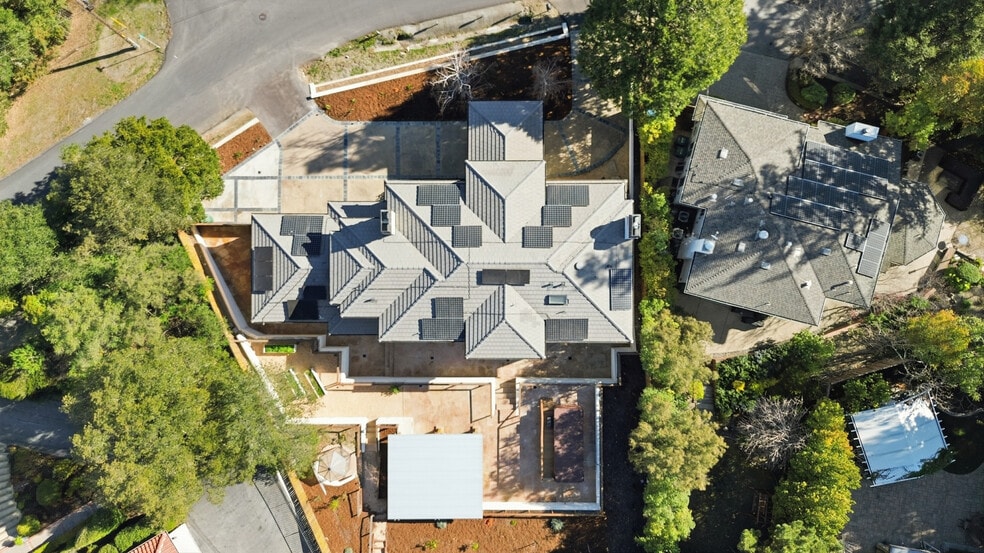 Building Photo - 544 Sunset Way