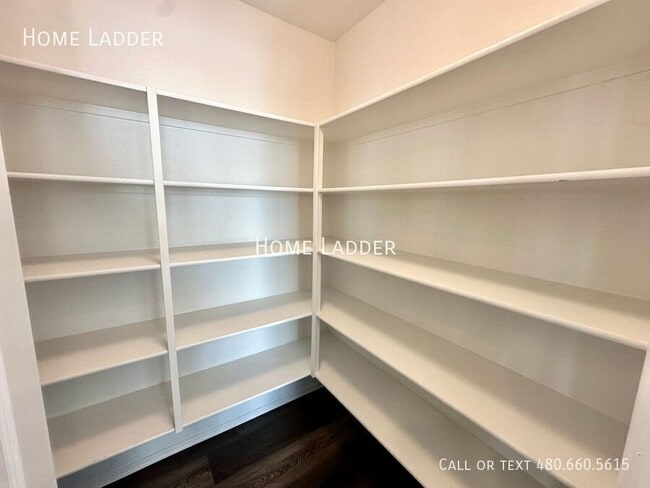 Building Photo - 1714 E Hampton Ln