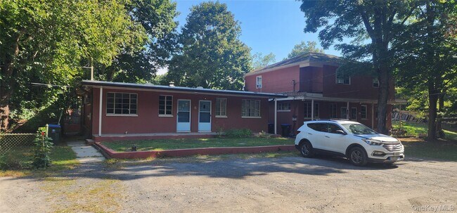 Primary Photo - 6 Vila Rd