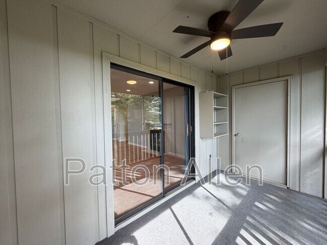 Building Photo - 1304 Abbey Cir