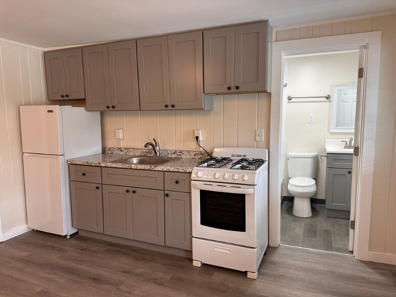 Primary Photo - 187 West St