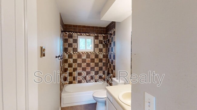 Building Photo - 1297 Vondelpark Dr